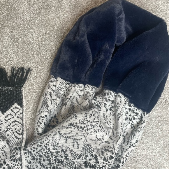 NWT 💙 anthropologie fur scarf - Picture 4 of 6